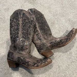 Corral women’s size 10 boots lightly worn